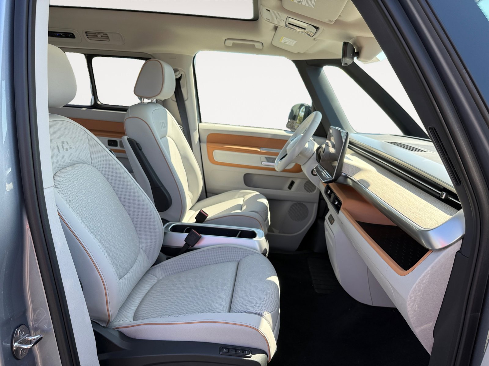 New 2025 Volkswagen ID. Buzz 1st Edition RWD image 19