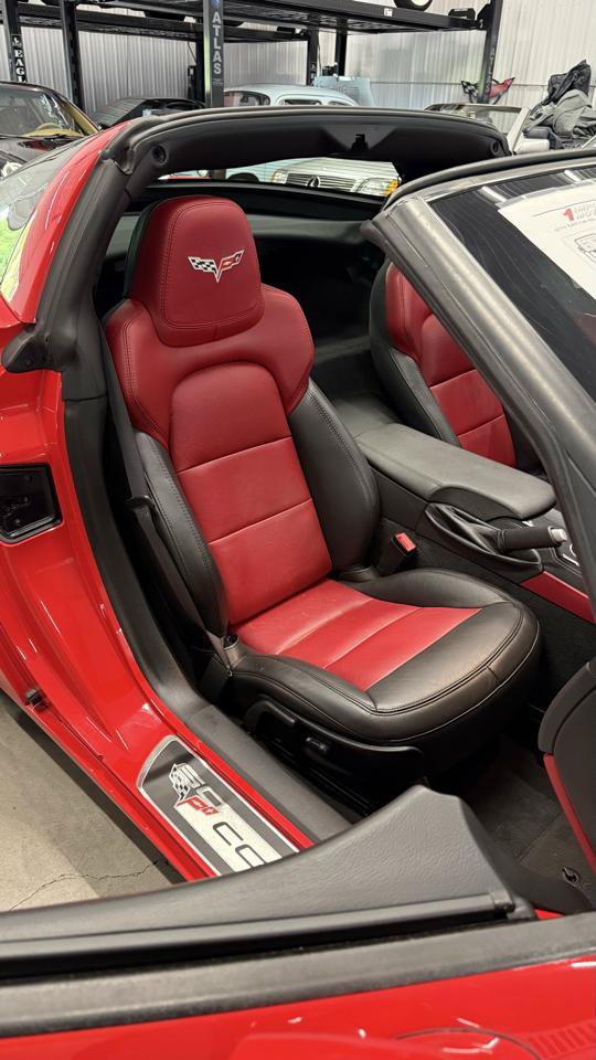 Used 2013 Chevrolet Corvette Grand Sport w/ 2LT Preferred Equipment Group RWD image 27