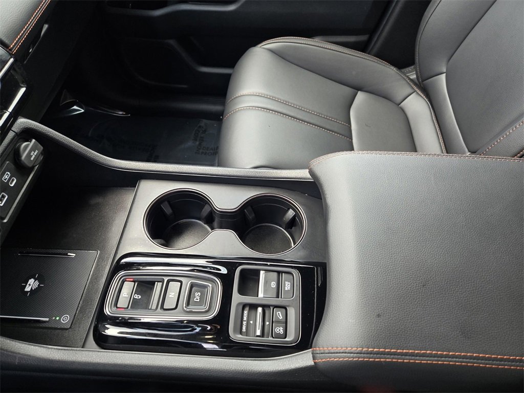 Used 2025 Honda Pilot TrailSport image 24