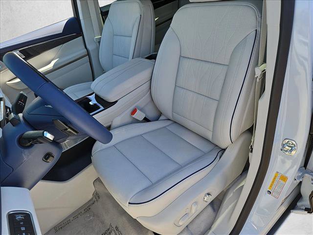 New 2026 Buick Enclave Avenir w/ Super Cruise Package FWD image 4
