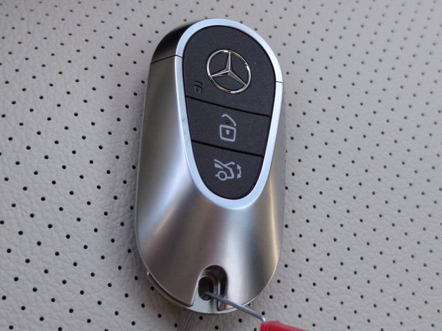 Used 2026 Mercedes-Benz GLC 300 image 30