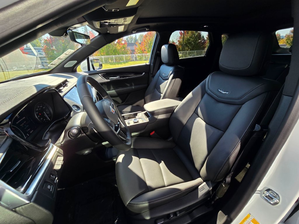 New 2026 Cadillac XT5 Premium Luxury w/ LPO, ONYX Package AWD/4WD image 21
