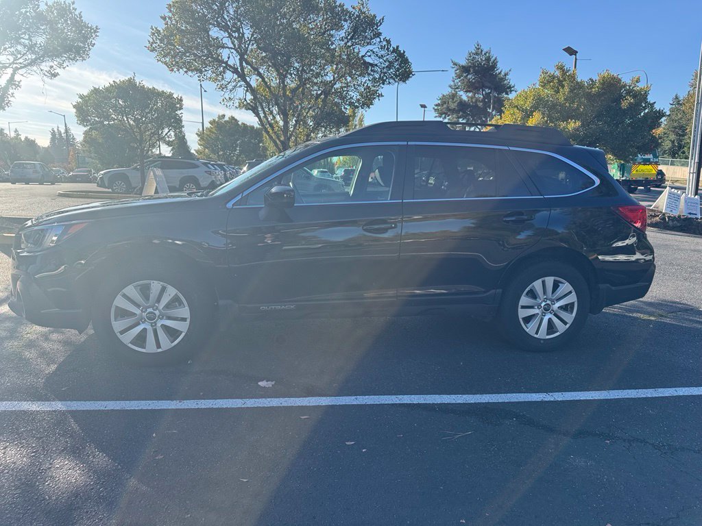 Used 2018 Subaru Outback 2.5i Premium AWD/4WD image 6