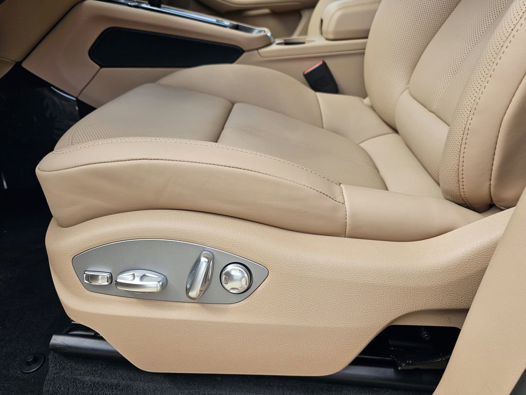 New 2025 Porsche Macan Turbo image 23