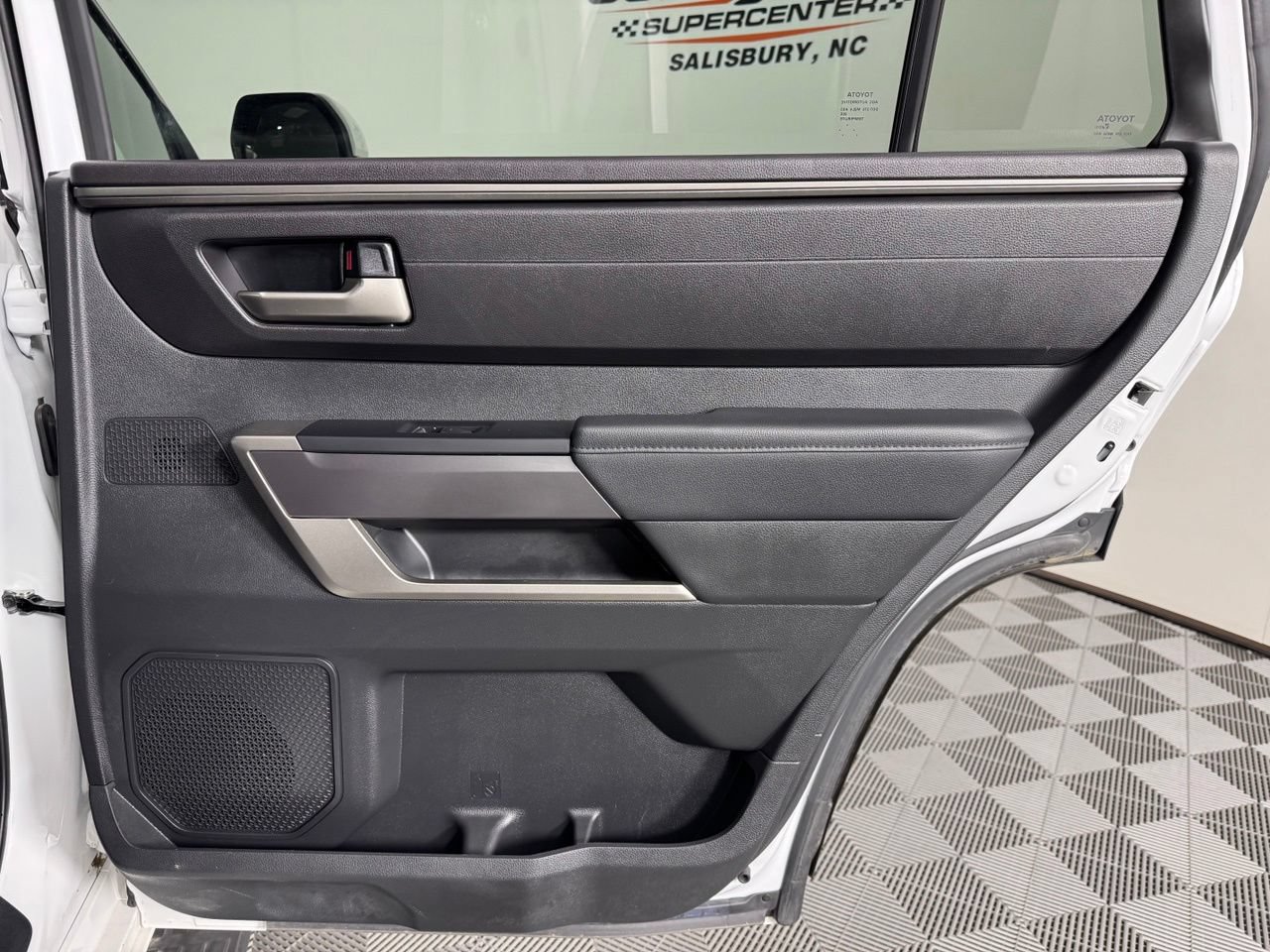 Used 2025 Toyota Sequoia SR5 AWD/4WD image 32