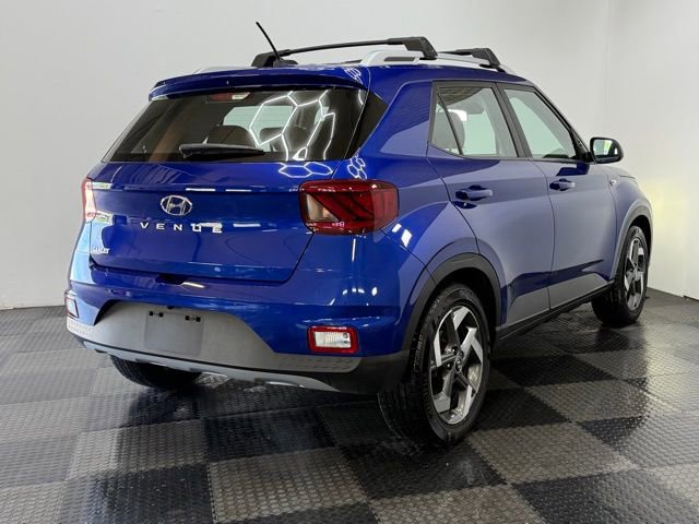 Used 2023 Hyundai Venue Limited FWD image 10