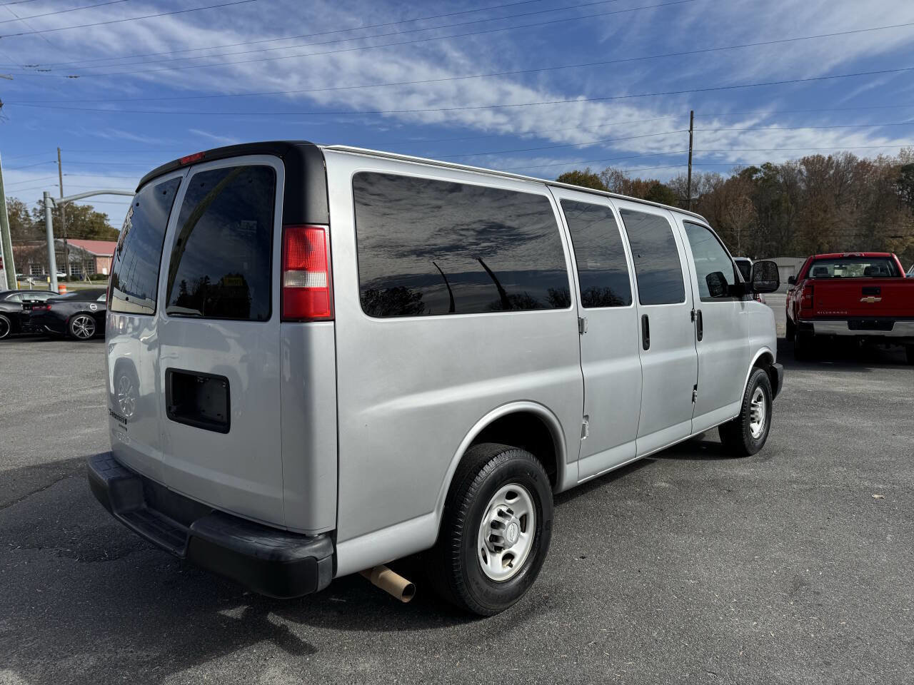 Used 2015 Chevrolet Express 2500 LS image 24