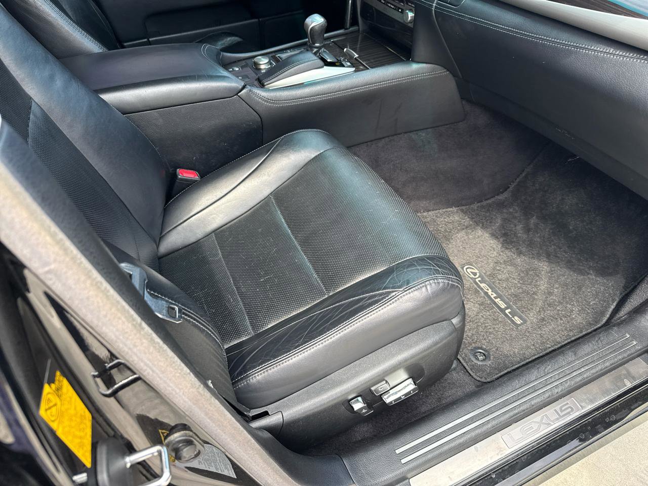 Used 2013 Lexus LS 460 L w/ Preferred Accessory Package RWD image 54