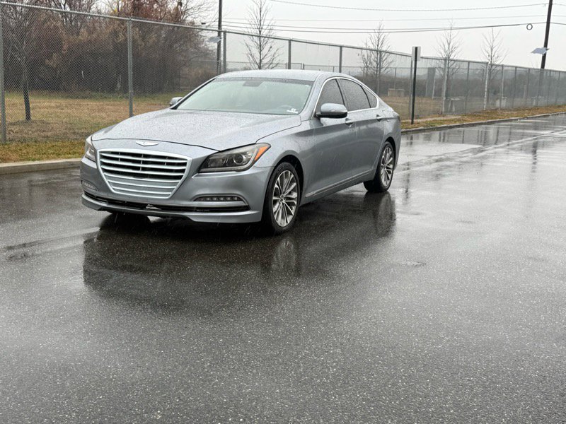 Used 2015 Hyundai Genesis 3.8 image 2