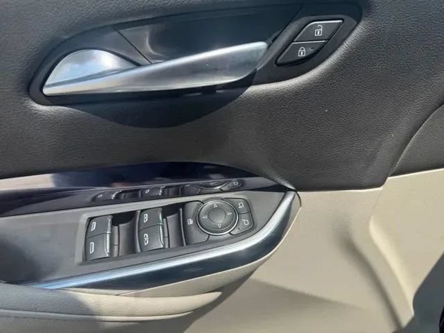 Used 2022 Cadillac XT4 Luxury w/ Cold Weather Package FWD image 12