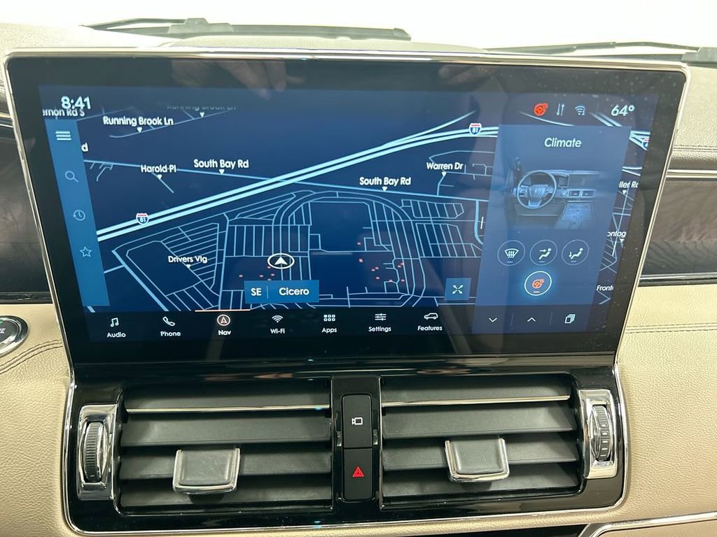 Used 2024 Lincoln Navigator Reserve image 16