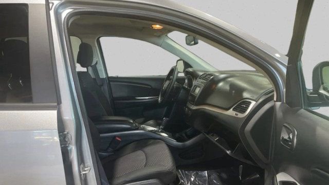 Used 2019 Dodge Journey SE image 13