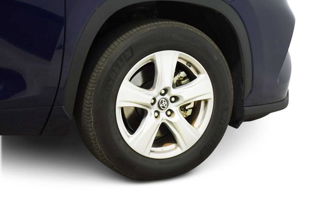 Used 2022 Toyota Highlander L image 9