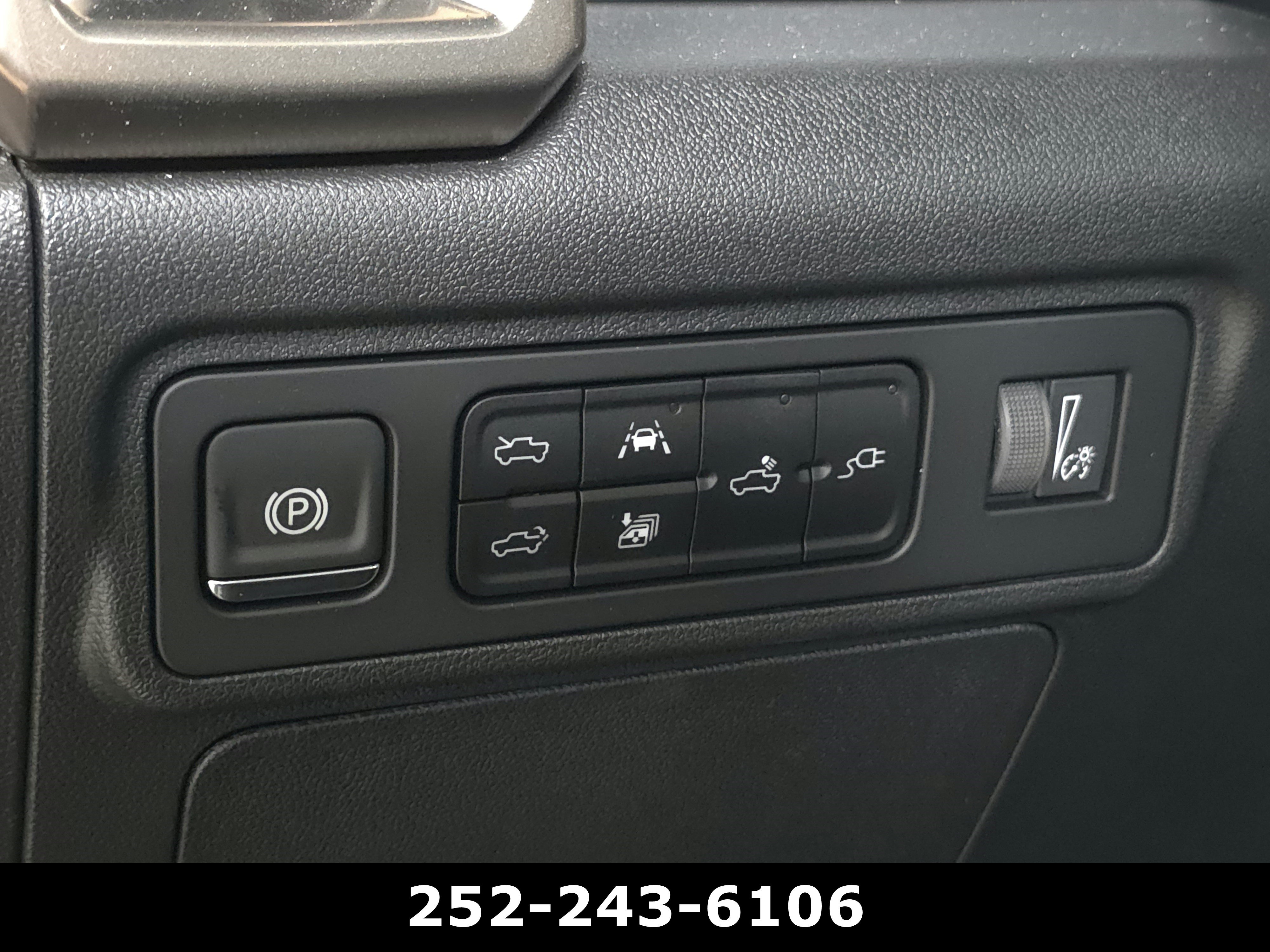 Used 2025 GMC Hummer EV 3X AWD/4WD image 33