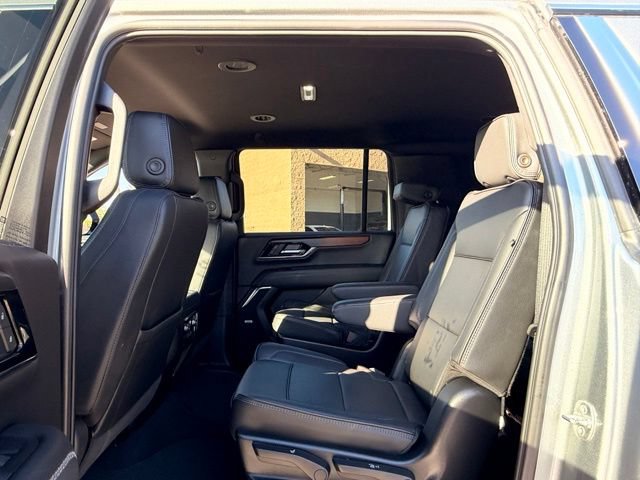 Used 2025 GMC Yukon XL Denali RWD image 13