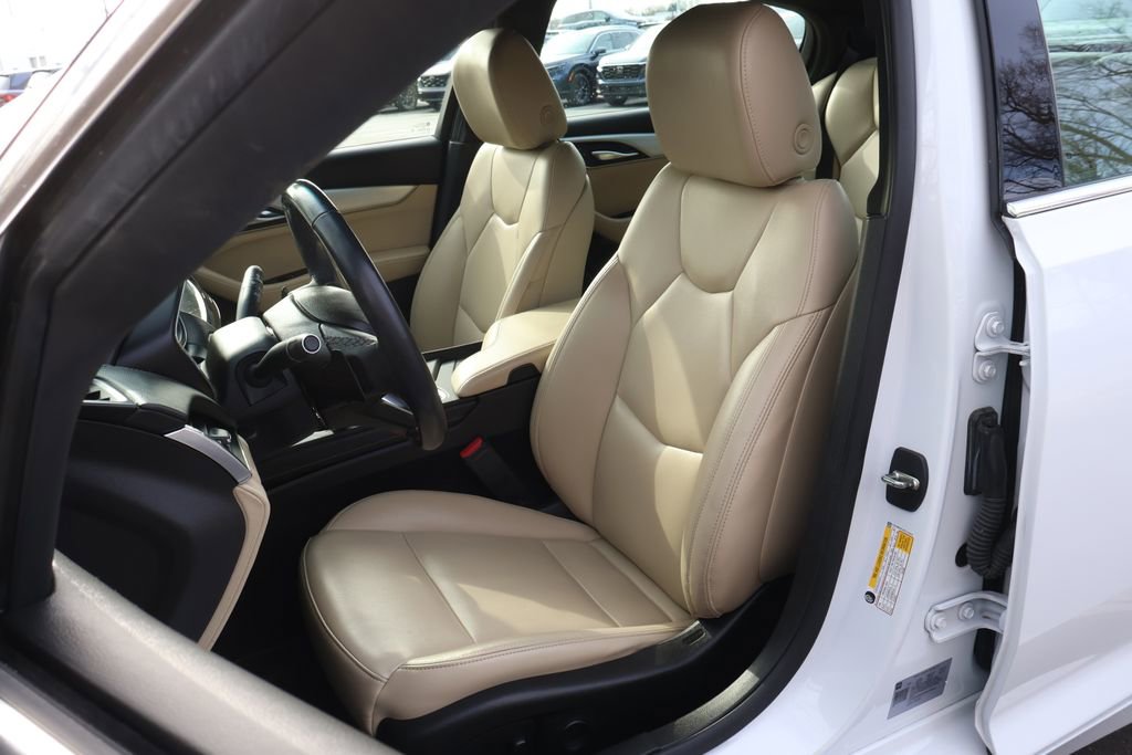 Used 2023 Cadillac CT5 Luxury w/ Cold Weather Package image 31