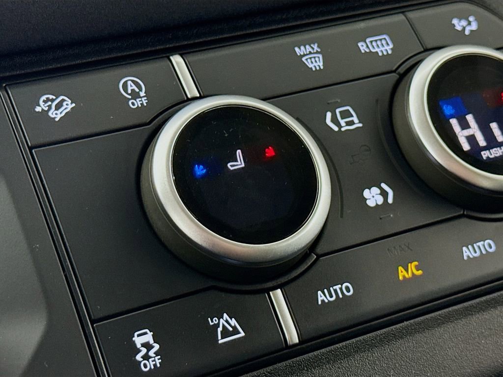 Used 2023 Land Rover Defender 110 image 20