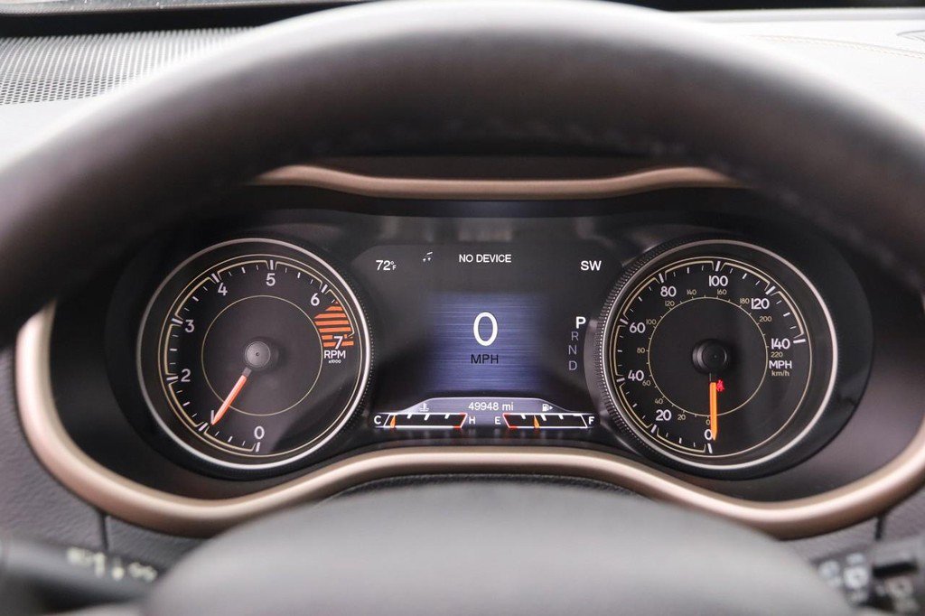 Used 2017 Jeep Cherokee Limited image 13