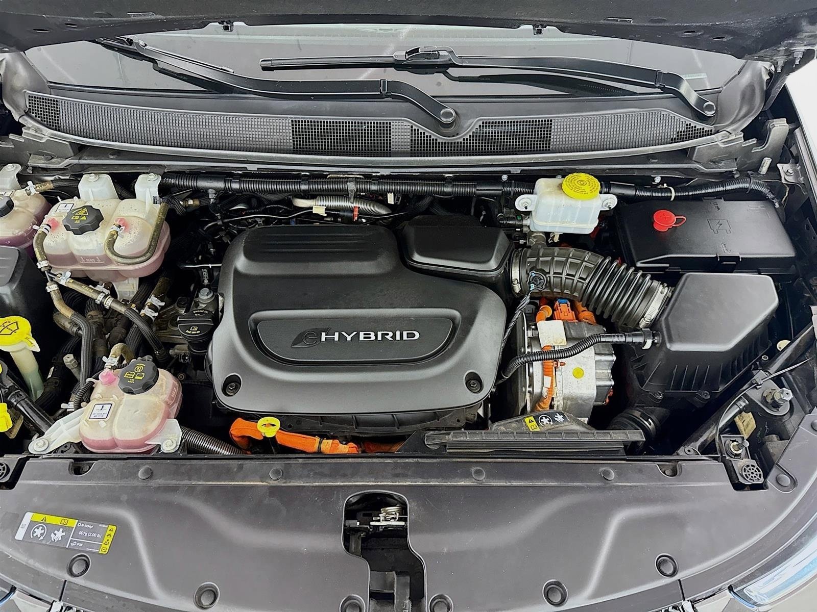 Used 2021 Chrysler Pacifica Limited w/ Uconnect Theater Family Group image 32