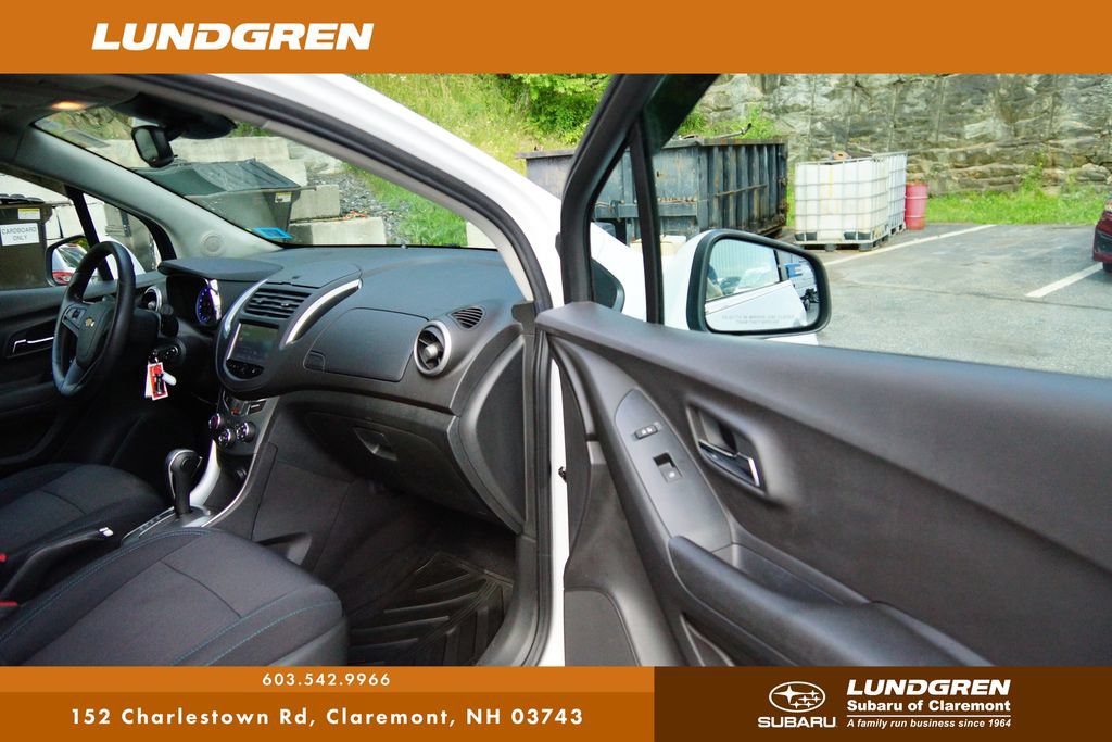 Used 2016 Chevrolet Trax LT w/ LPO, Protection Package AWD/4WD image 8
