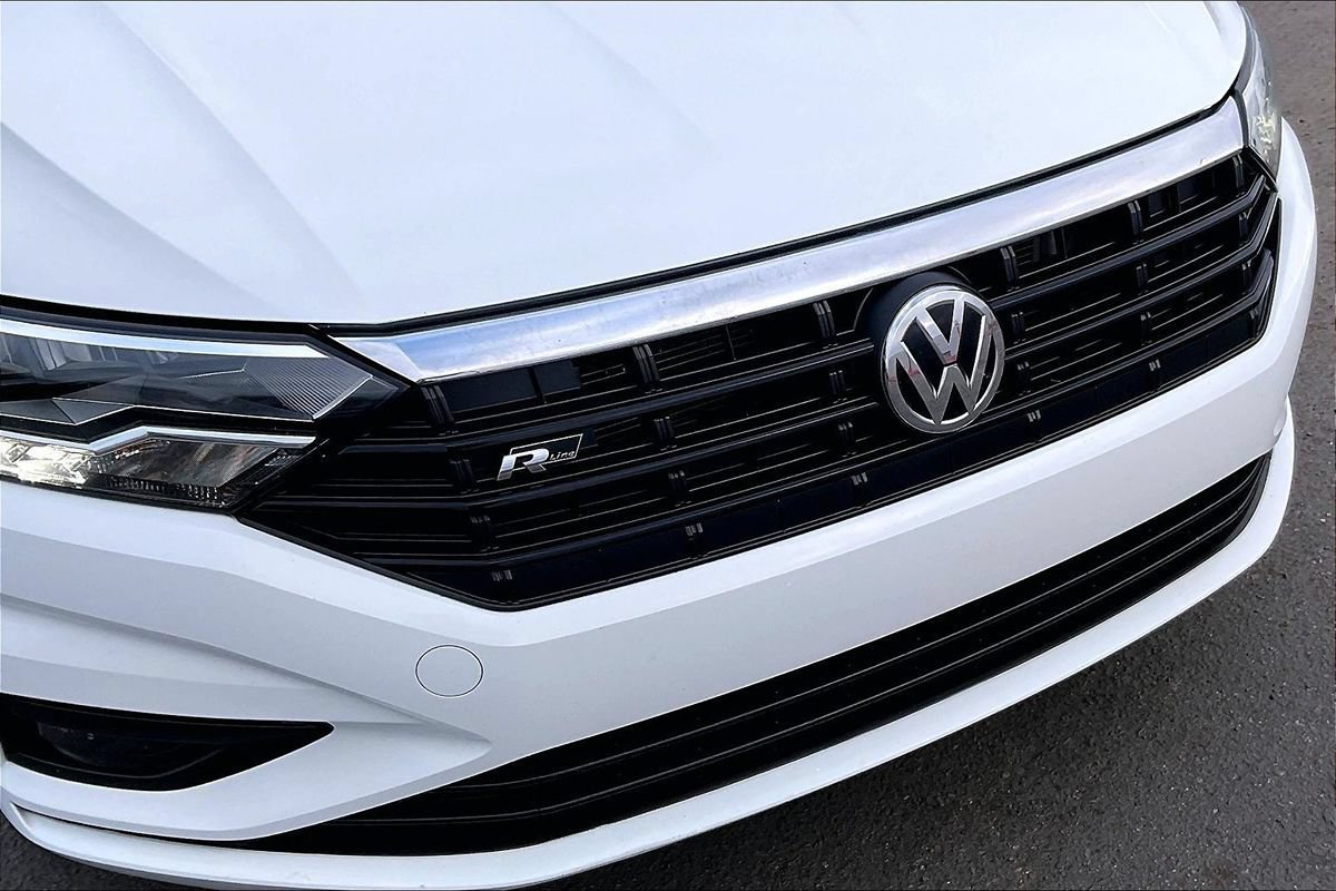 Used 2019 Volkswagen Jetta R-Line w/ R-Line Cold Weather Package FWD image 28