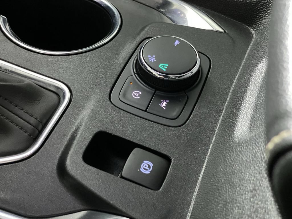 Used 2024 Chevrolet Traverse Premier w/ Redline Edition FWD image 43
