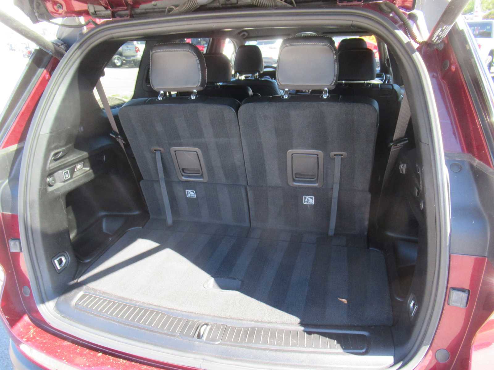 Used 2023 Jeep Grand Cherokee L Laredo image 5