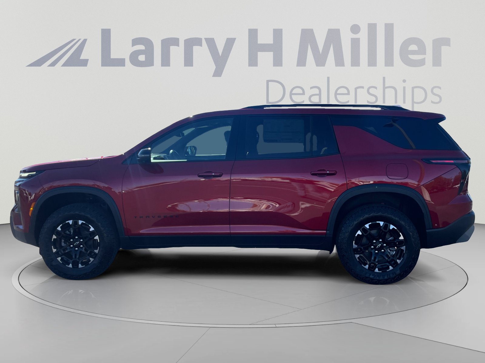 New 2027 Chevrolet Traverse Z71 w/ Enhanced Driving Package AWD/4WD image 2