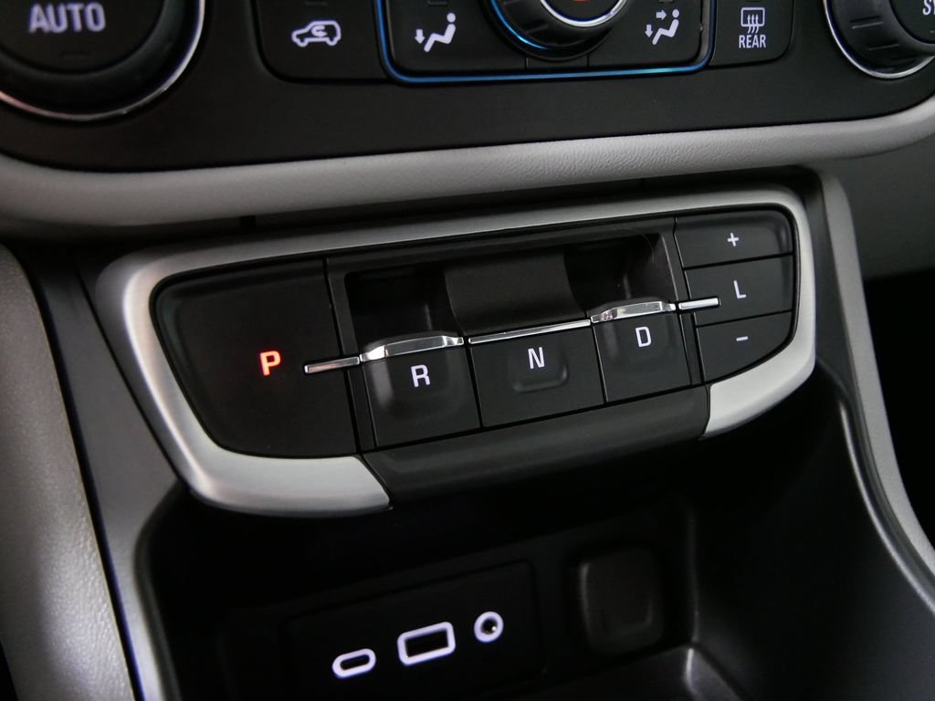 Used 2023 GMC Terrain SLE w/ Driver Convenience Package FWD image 28