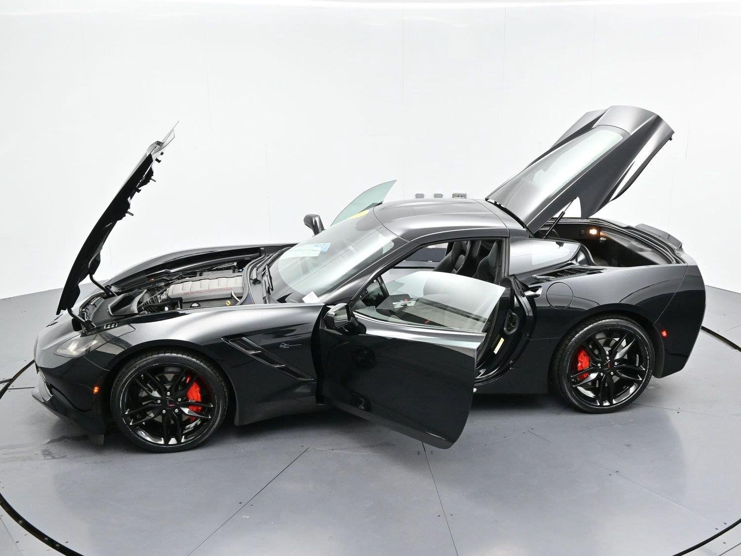 Used 2019 Chevrolet Corvette Stingray Coupe w/ Carbon Flash Badge Package RWD image 36