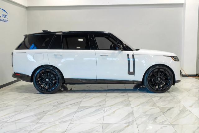 Used 2025 Land Rover Range Rover Long Wheelbase Autobiography AWD/4WD image 11