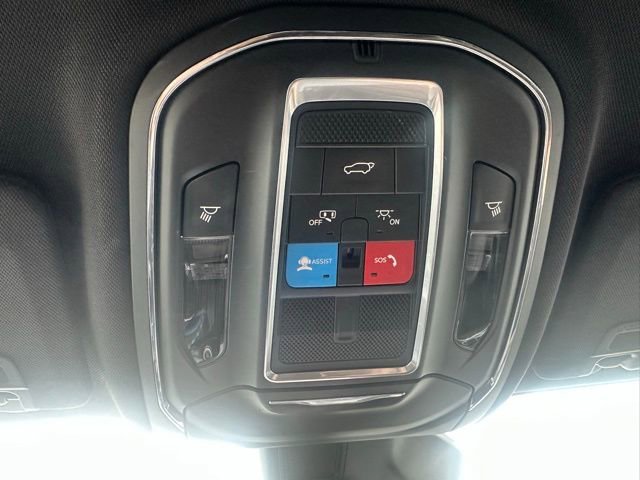 Used 2022 Jeep Grand Cherokee Trailhawk w/ Luxury Tech Group III image 31