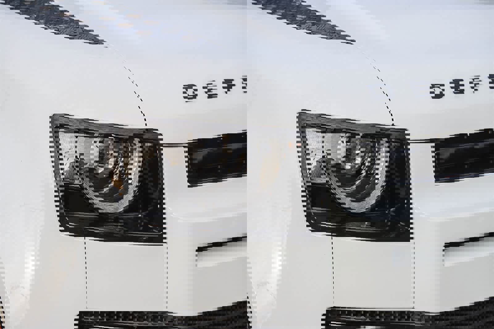 New 2025 Land Rover Defender 130 V8 image 4