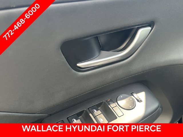 Used 2025 Hyundai Kona Limited FWD image 20