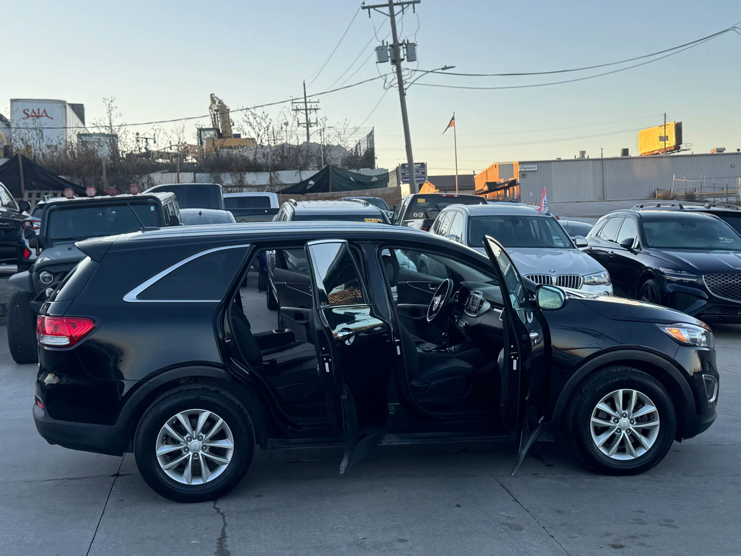 Used 2017 Kia Sorento LX Sport Utility 4D image 21