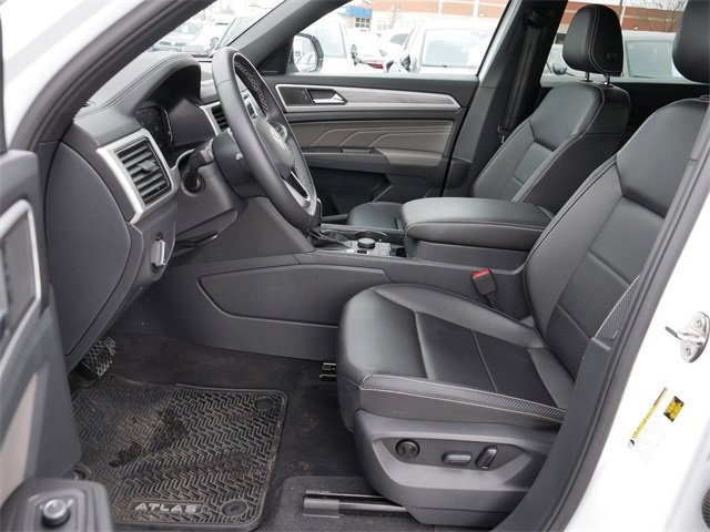 Certified 2023 Volkswagen Atlas Cross Sport SE image 13