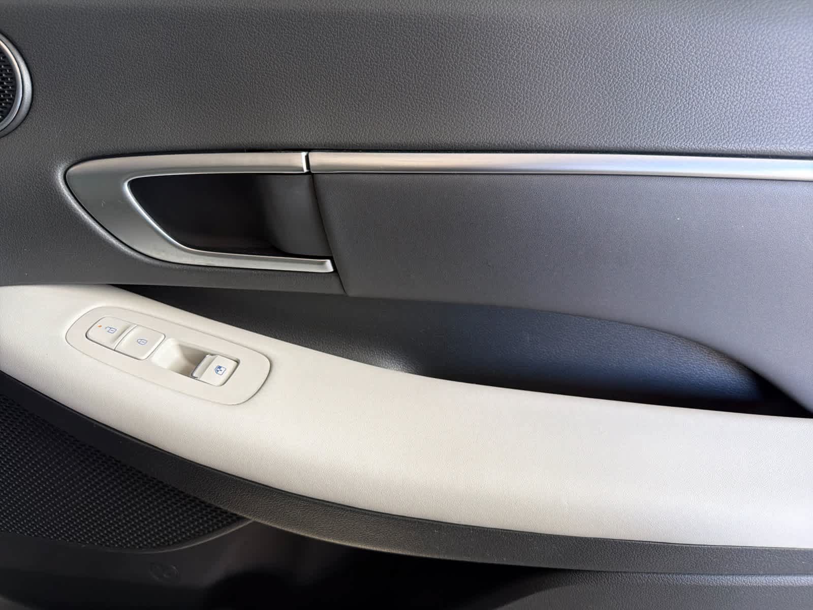 Used 2024 Hyundai Sonata SEL w/ Convenience Package FWD image 17