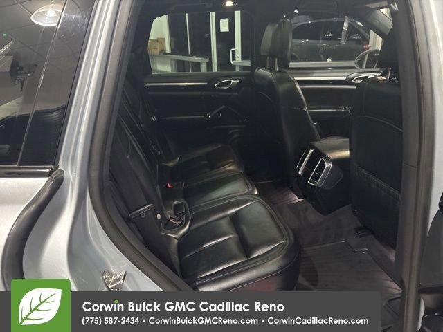 Used 2018 Porsche Cayenne Platinum Edition image 31