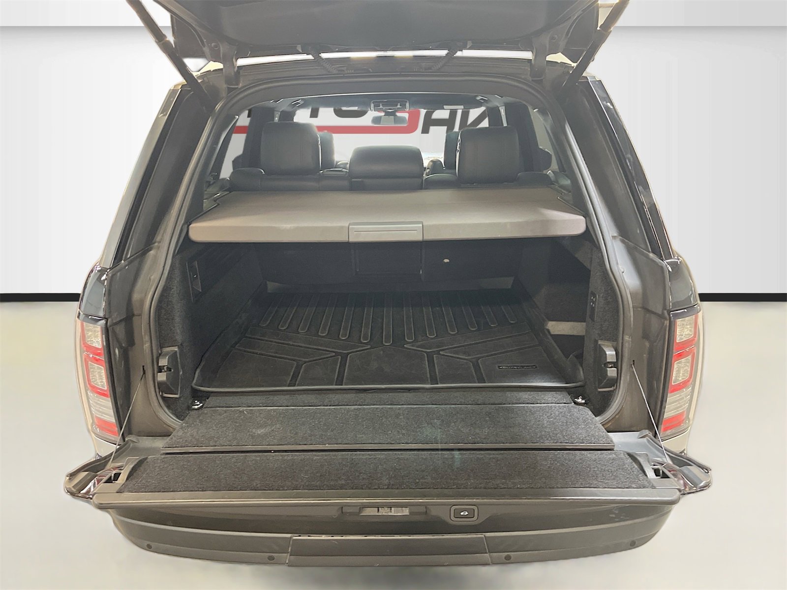 Used 2015 Land Rover Range Rover Supercharged image 28