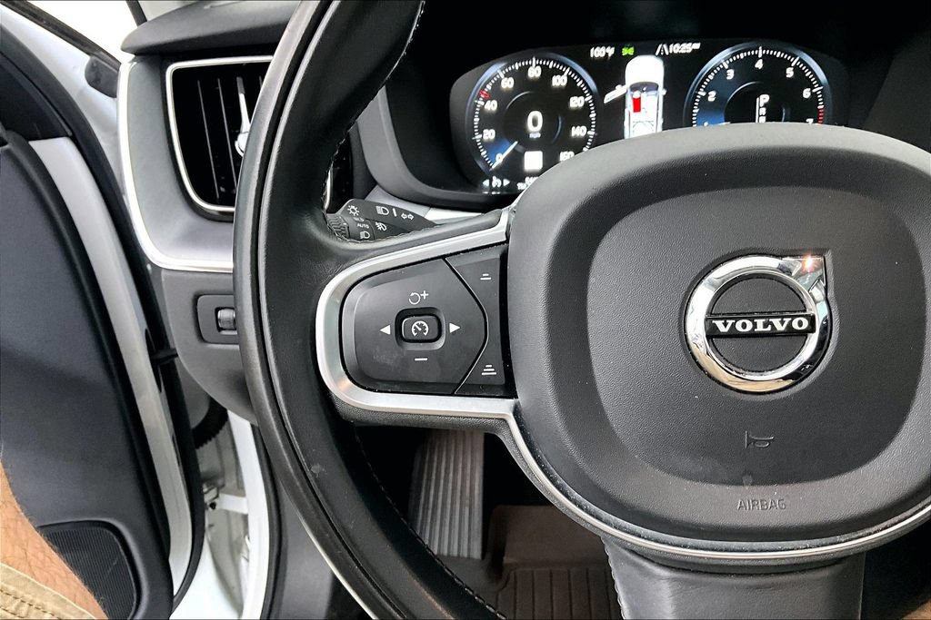 Used 2020 Volvo XC60 T5 Momentum w/ Protection Package Premier AWD/4WD image 23