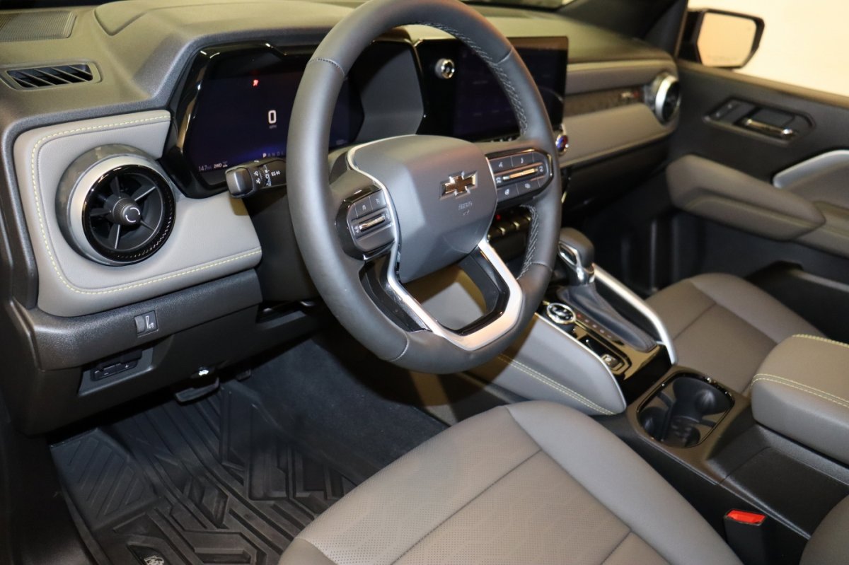 Used 2025 Chevrolet Colorado ZR2 w/ ZR2 Bison Edition image 14