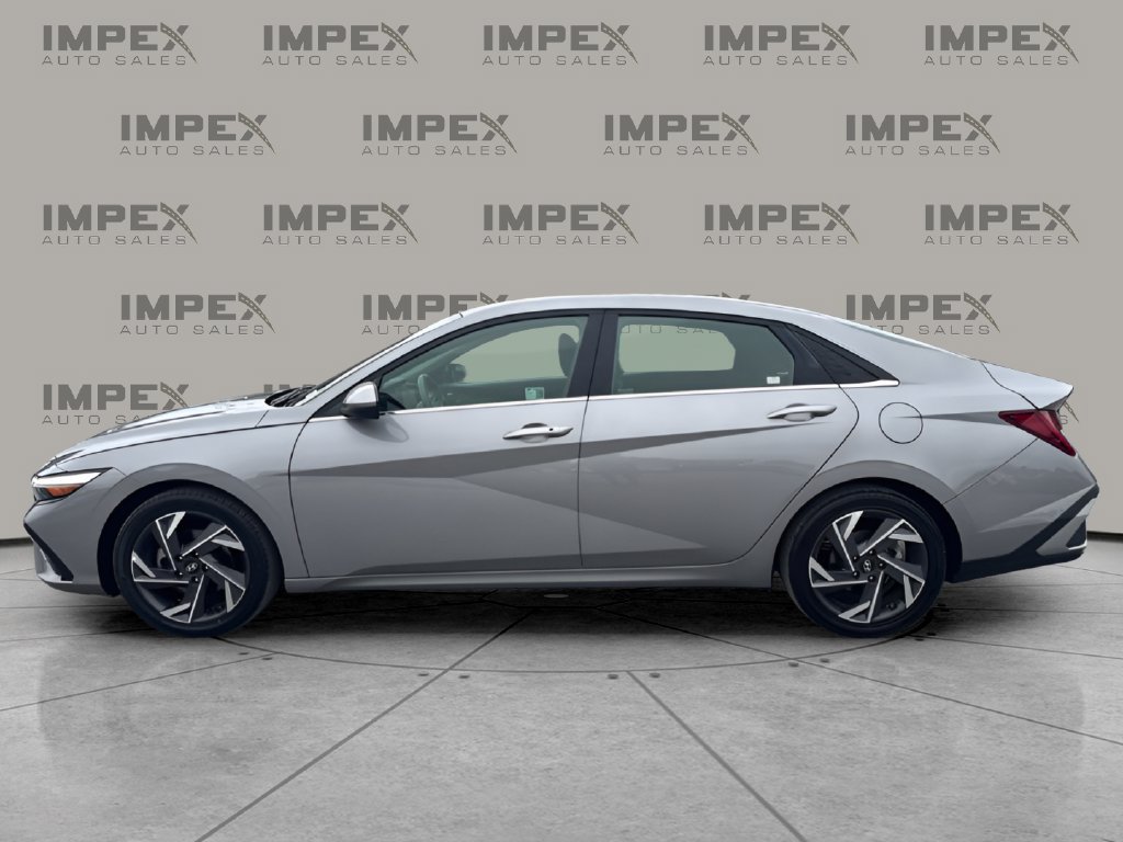 Used 2025 Hyundai Elantra SEL FWD image 2