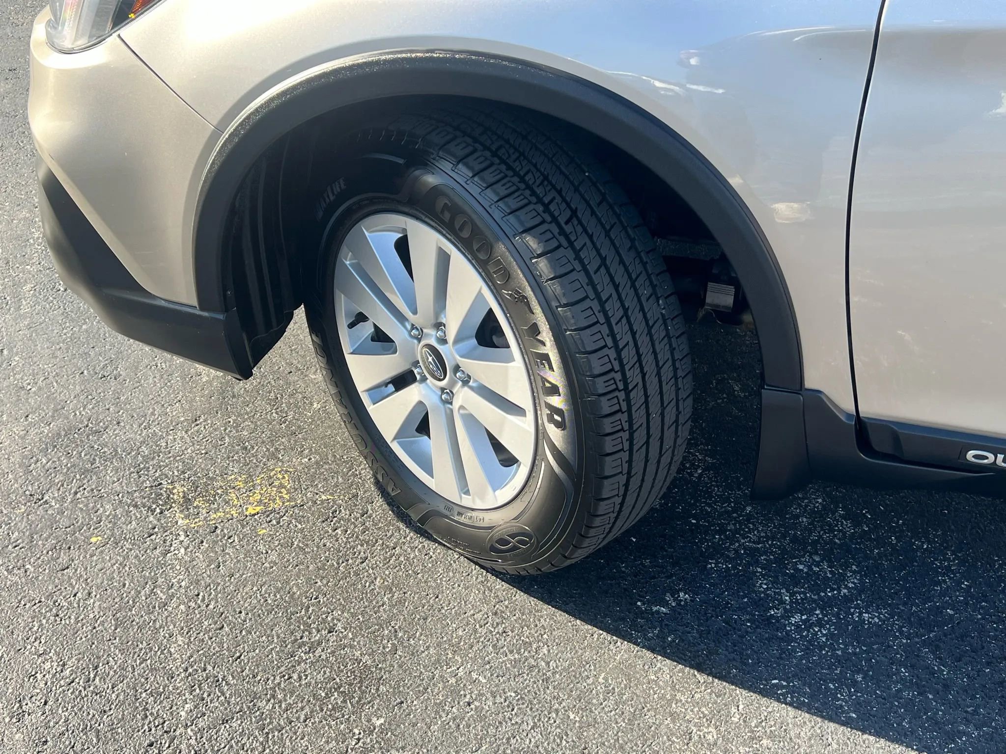 Used 2019 Subaru Outback 2.5i Premium w/ Protection Package #1 image 3