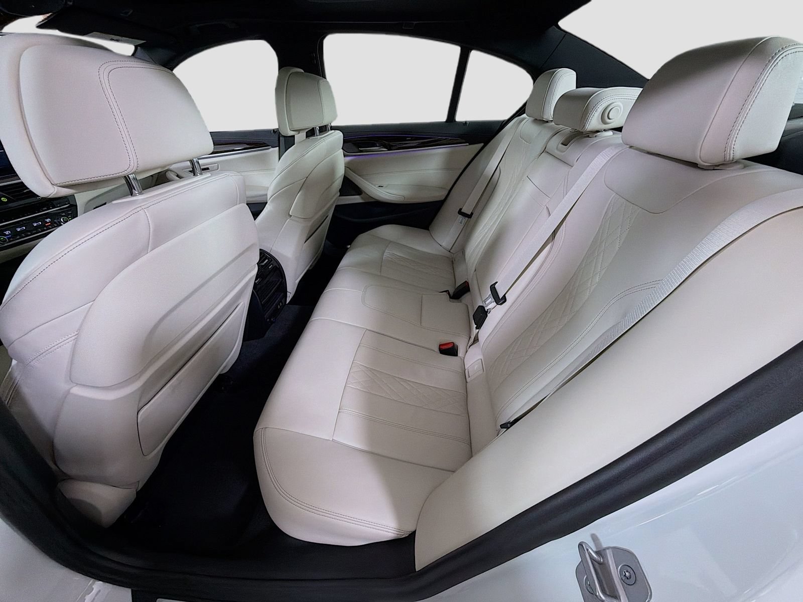 Used 2023 BMW 540i w/ Premium Package RWD image 25