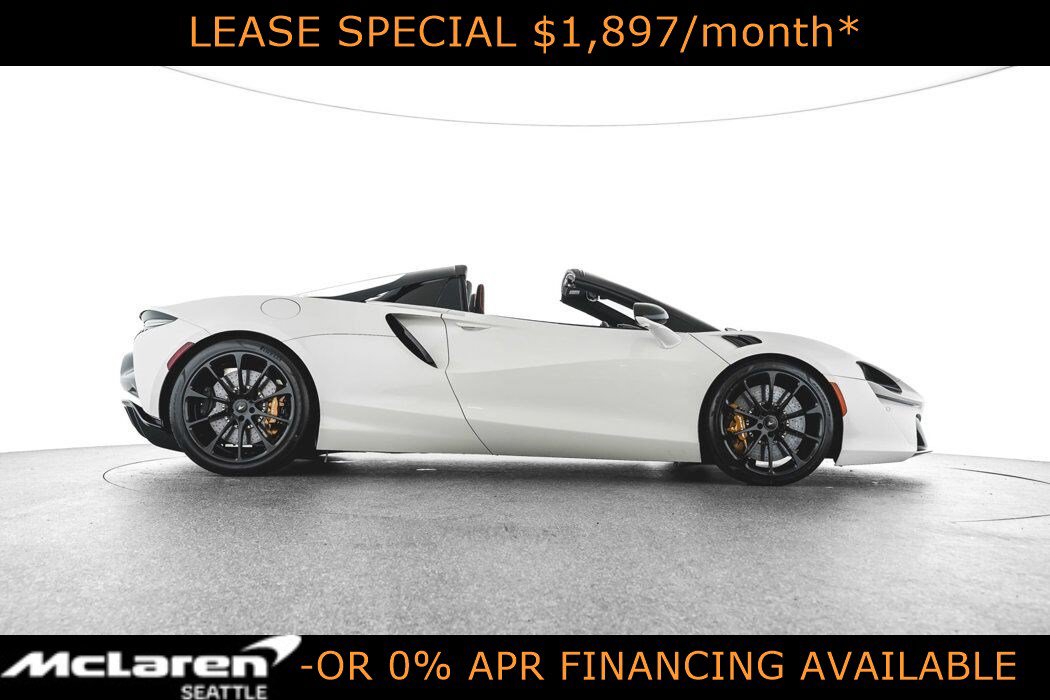 Used 2025 McLaren Artura Spider RWD image 43