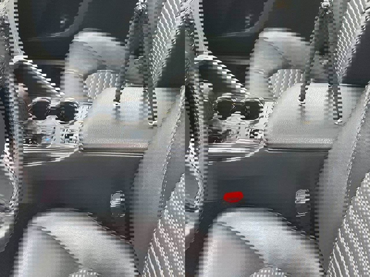 Used 2021 Toyota Camry SE w/ Cold Weather Package image 36