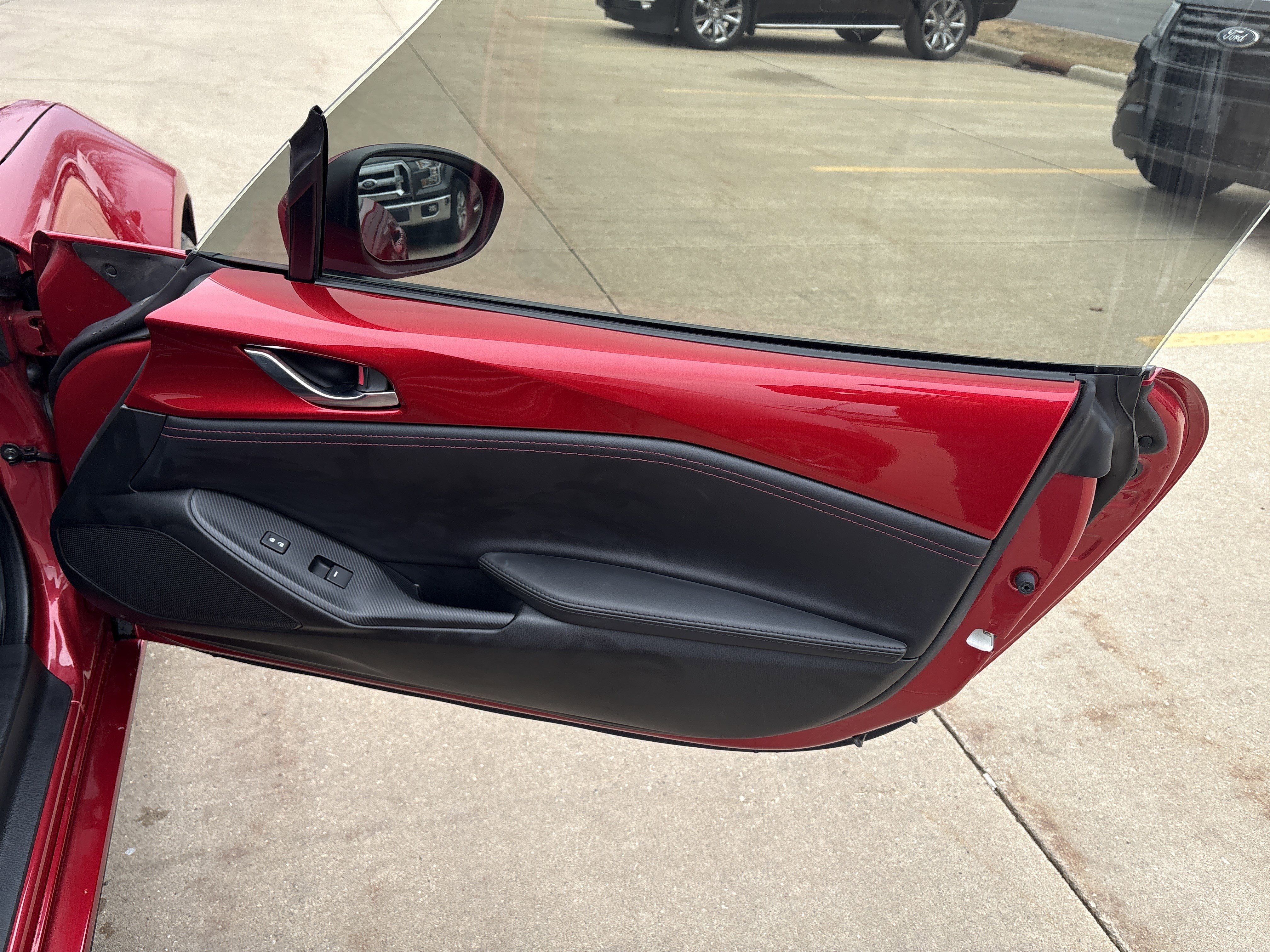 Used 2017 MAZDA MX-5 Miata RF Grand Touring RWD image 12