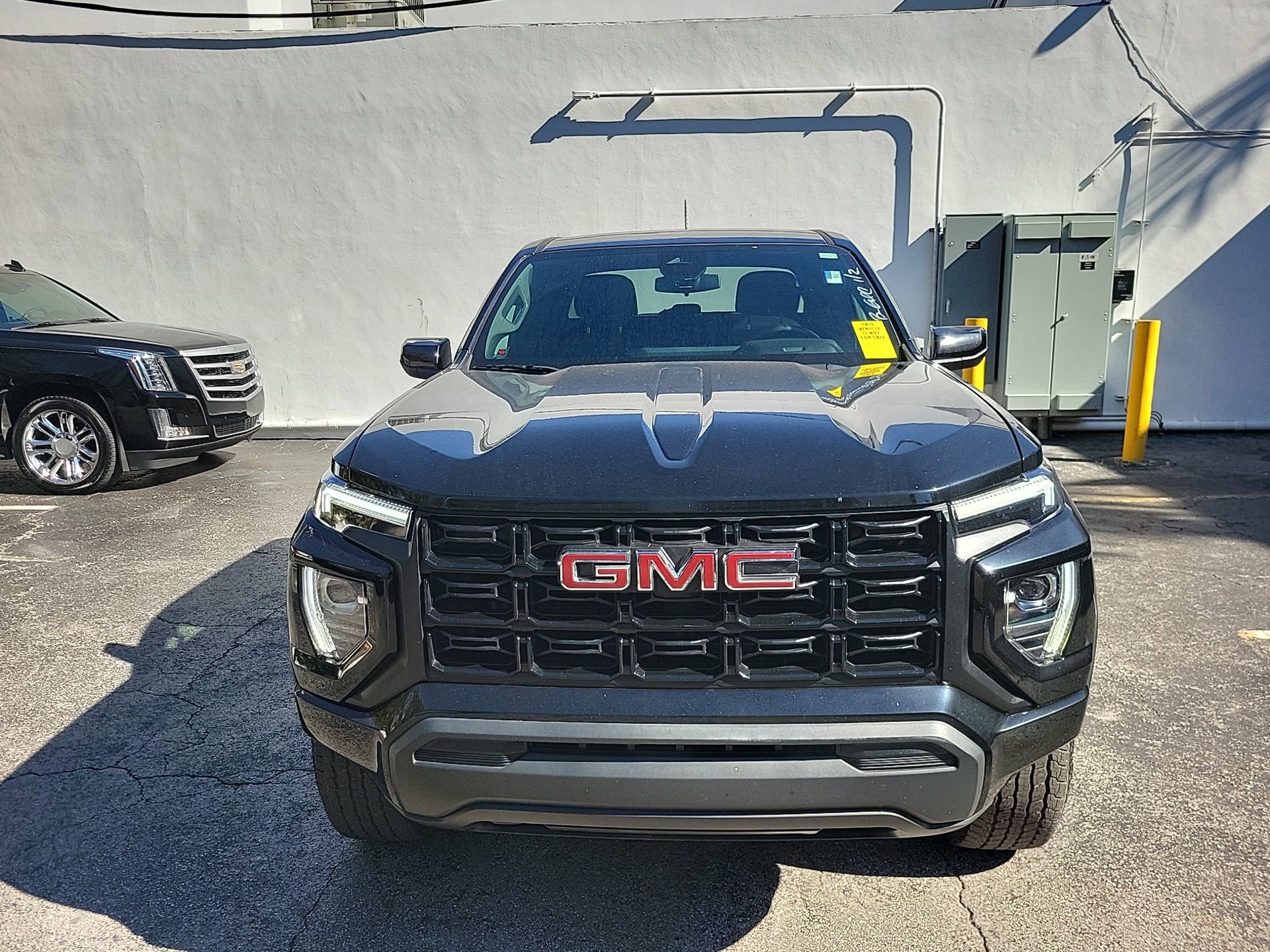 Used 2024 GMC Canyon Elevation image 3