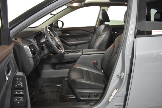 Used 2023 Nissan Rogue SL AWD/4WD image 11