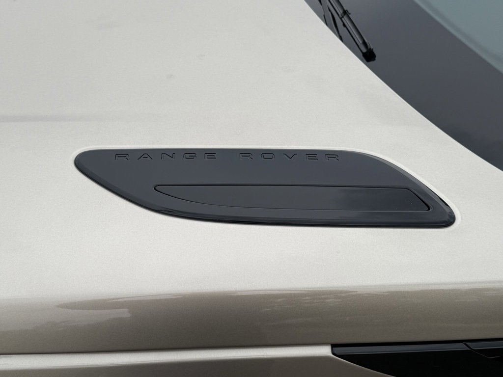 New 2026 Land Rover Range Rover Velar Dynamic SE image 37